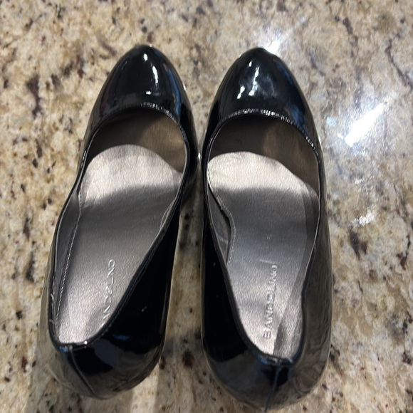 Bandolino Black Patent Leather Heels - Size 8M - Picture 5 of 6